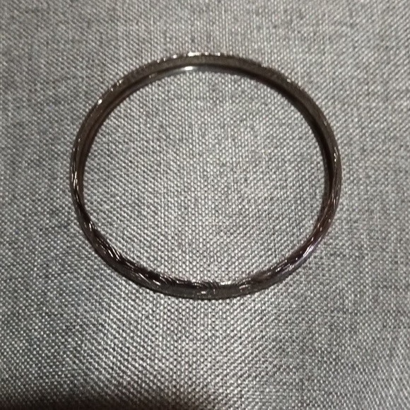 Vintage Silver tone etched Spangled bracelet - Picture 5 of 8